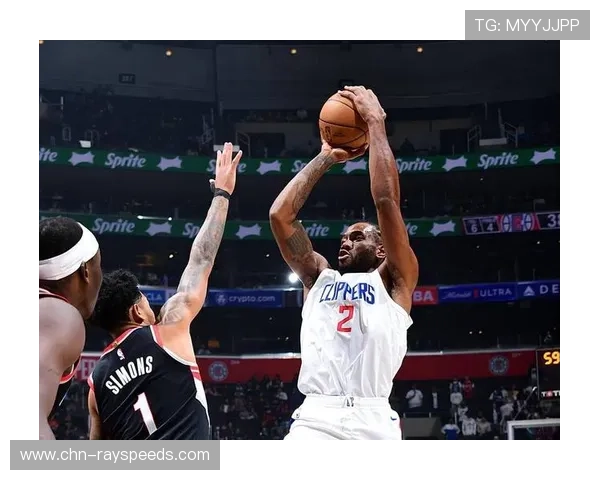 卡马拉关键封盖加造成争球，夏普封盖戈登跳投